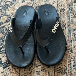 Oakley Black Logo Flip Flops | Classic Sport Sandals | Casual / Beach size 11